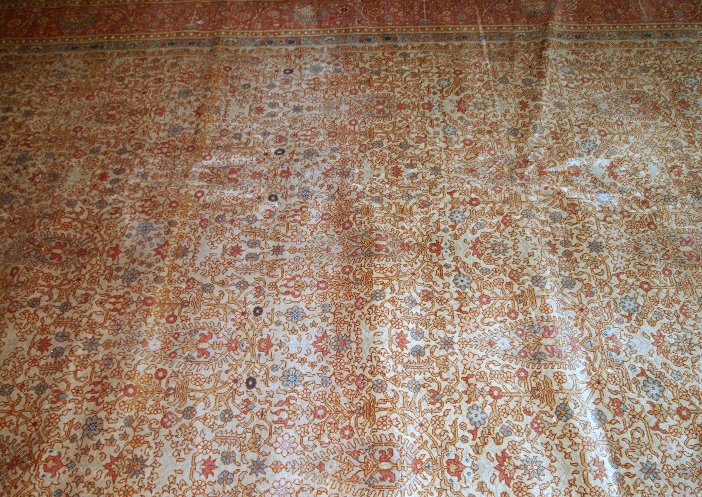 Handmade antique Turkish SIvas woolen rug in beige color. The rug is from the beginning of 20th century in original good condition.