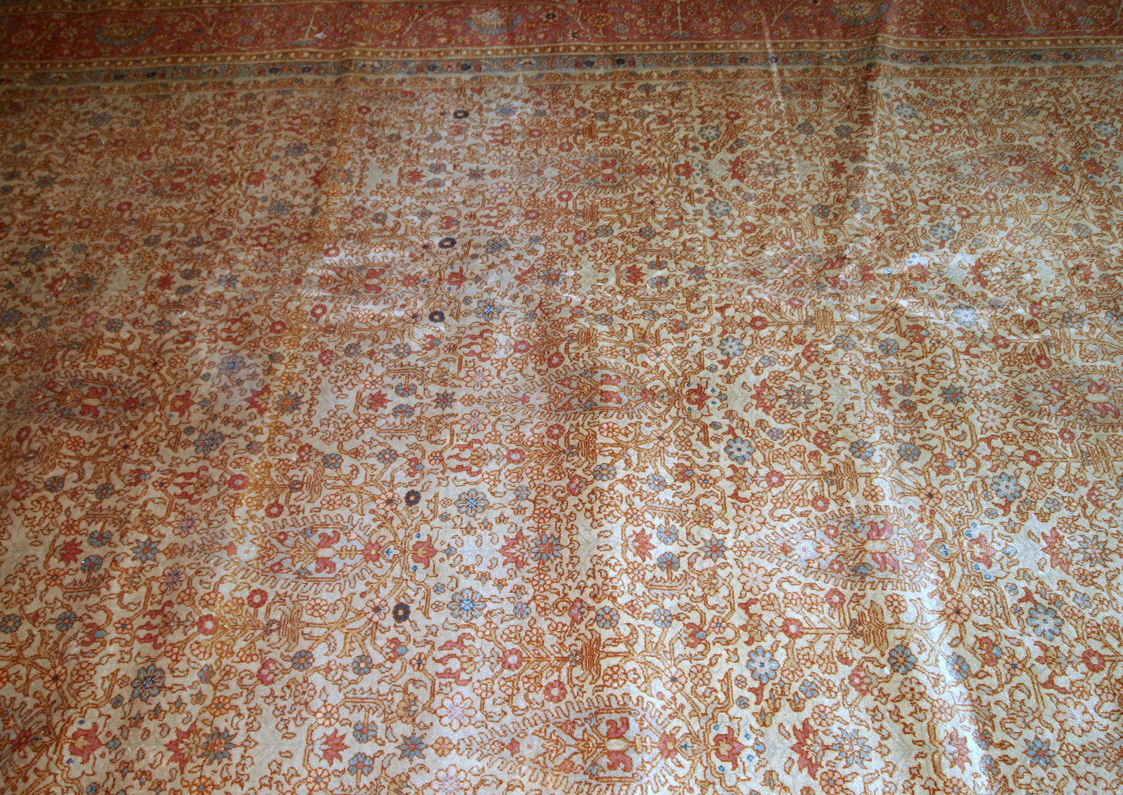 Handmade antique Turkish SIvas woolen rug in beige color. The rug is from the beginning of 20th century in original good condition.
