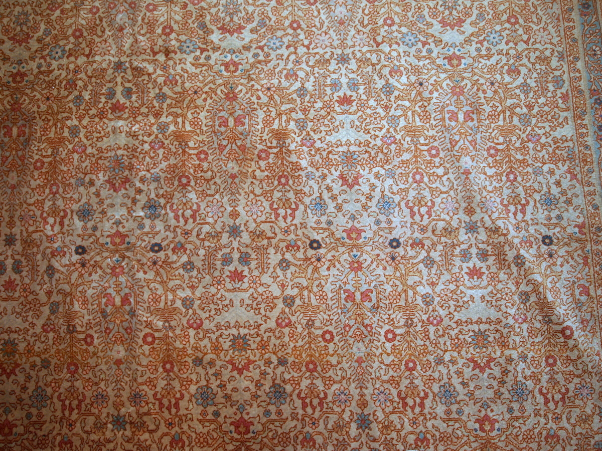 Handmade antique Turkish SIvas woolen rug in beige color. The rug is from the beginning of 20th century in original good condition.