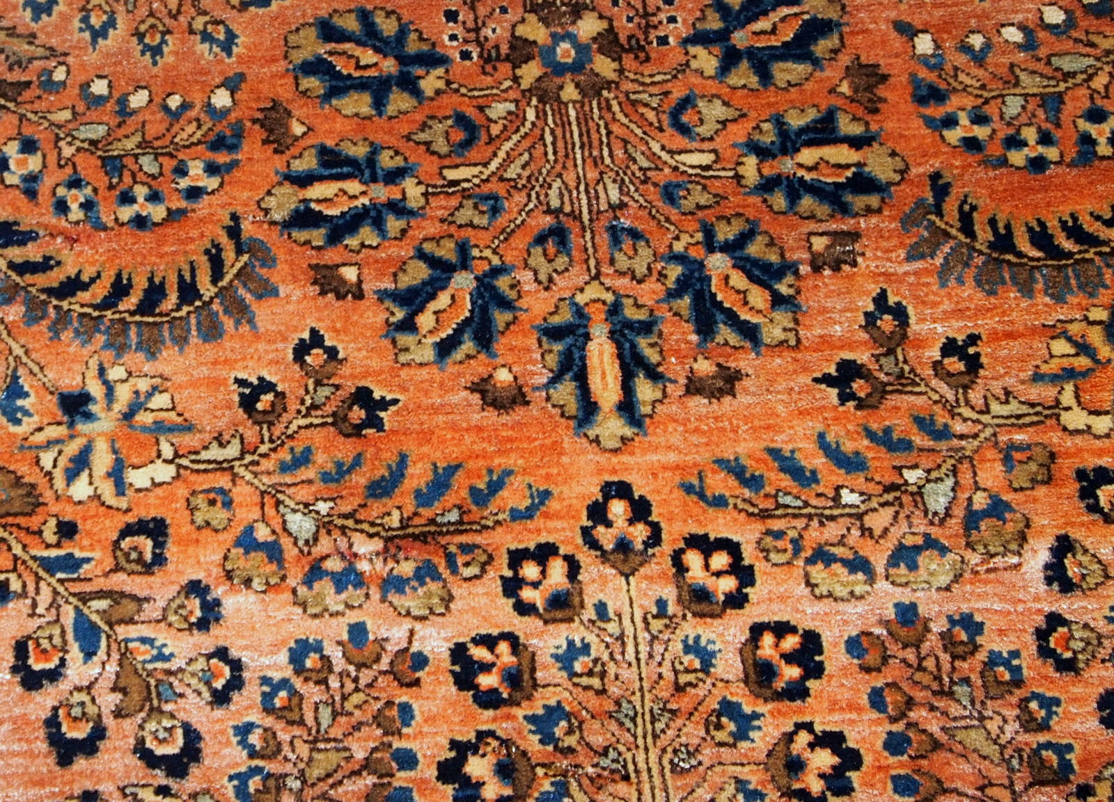 Handmade antique Persian Sarouk rug, 1920s