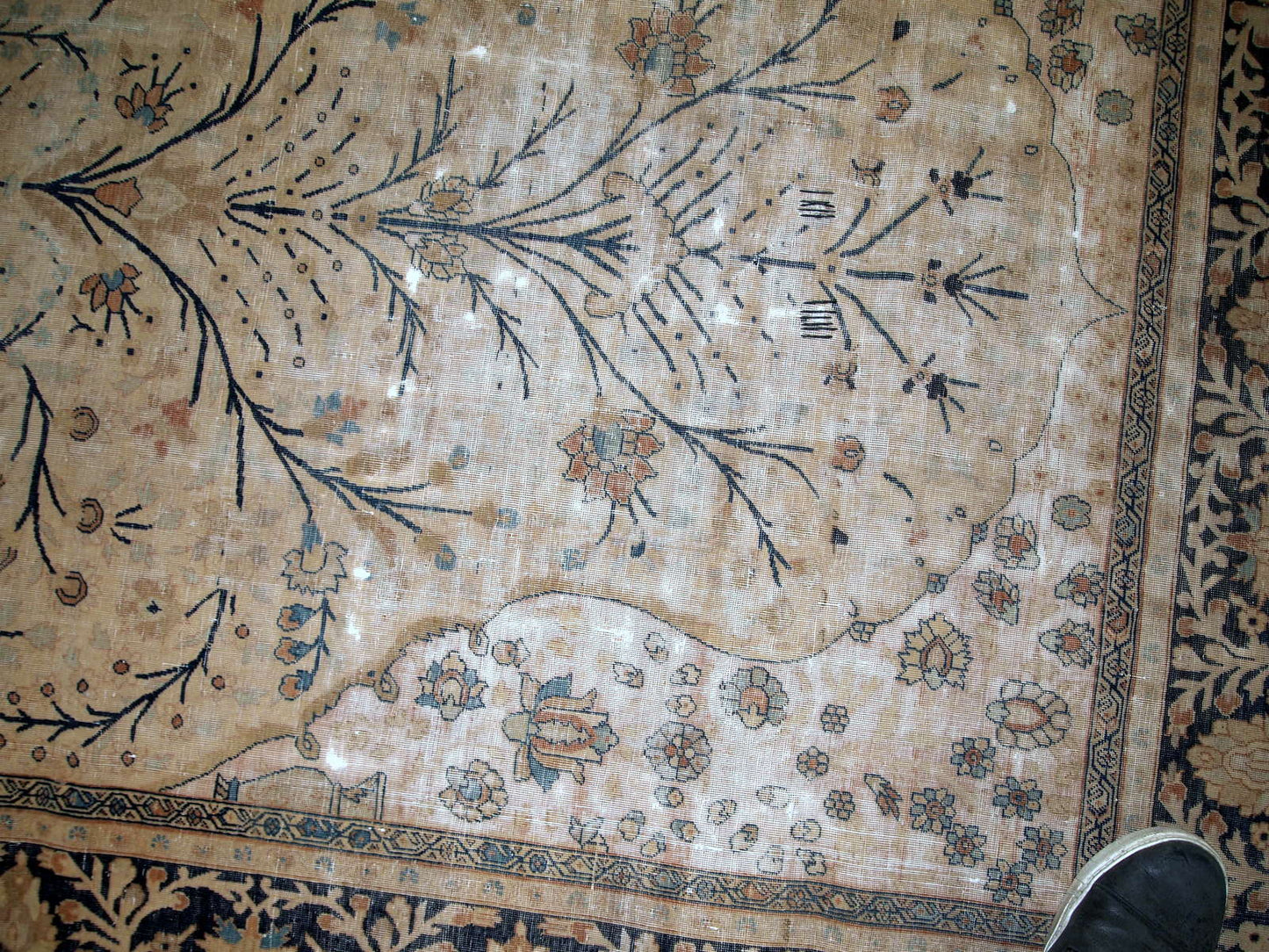 Handmade antique Indo-Moktasham prayer rug in original condition, the rug has low pile. It has been made in the end of 19th century in beige wool.