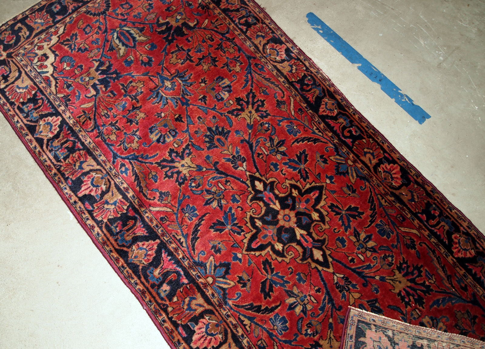 Handmade antique Persian Kashan rug, 1900s