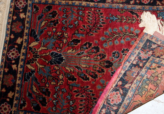 Handmade antique Persian Sarouk rug, 1920s