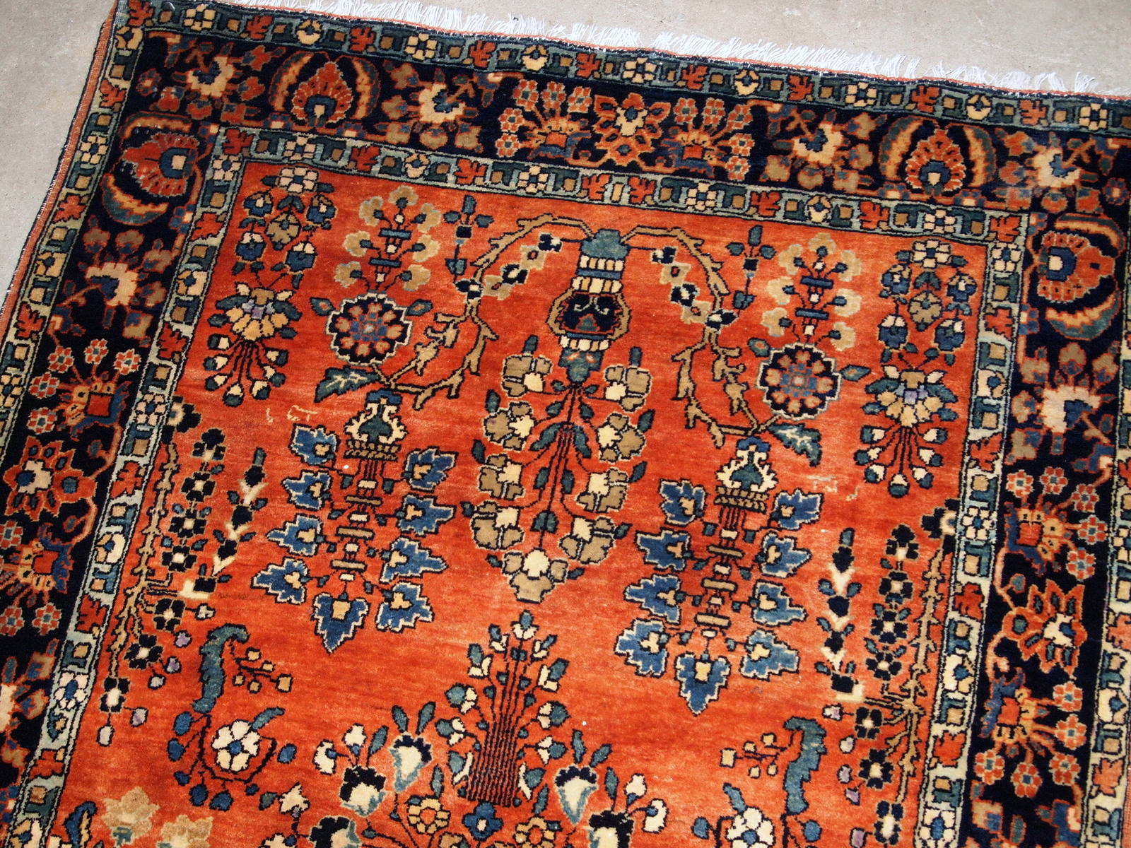 Handmade antique Persian Sarouk rug, 1900s