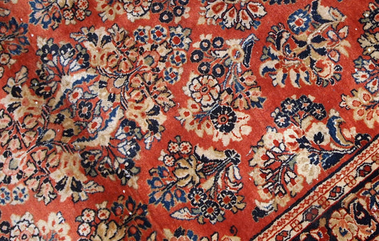 Handmade antique Persian Sarouk rug, 1920s