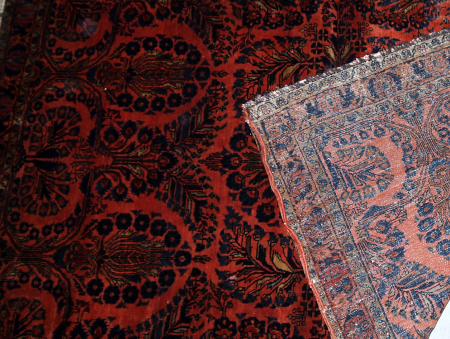 Handmade antique Persian Sarouk rug, 1920s