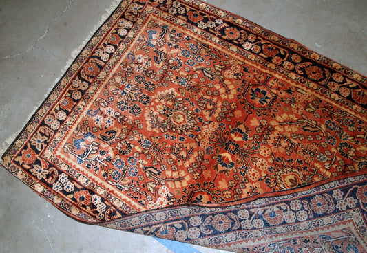 Handmade antique Persian Sarouk rug, 1920s