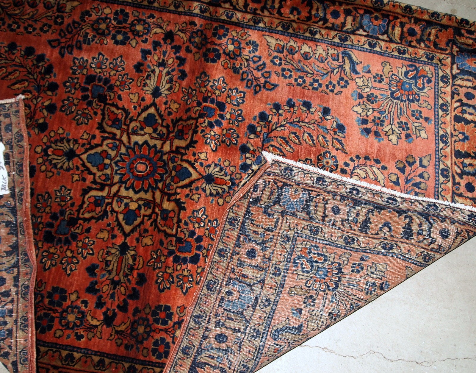 Handmade antique Persian Sarouk rug, 1920s