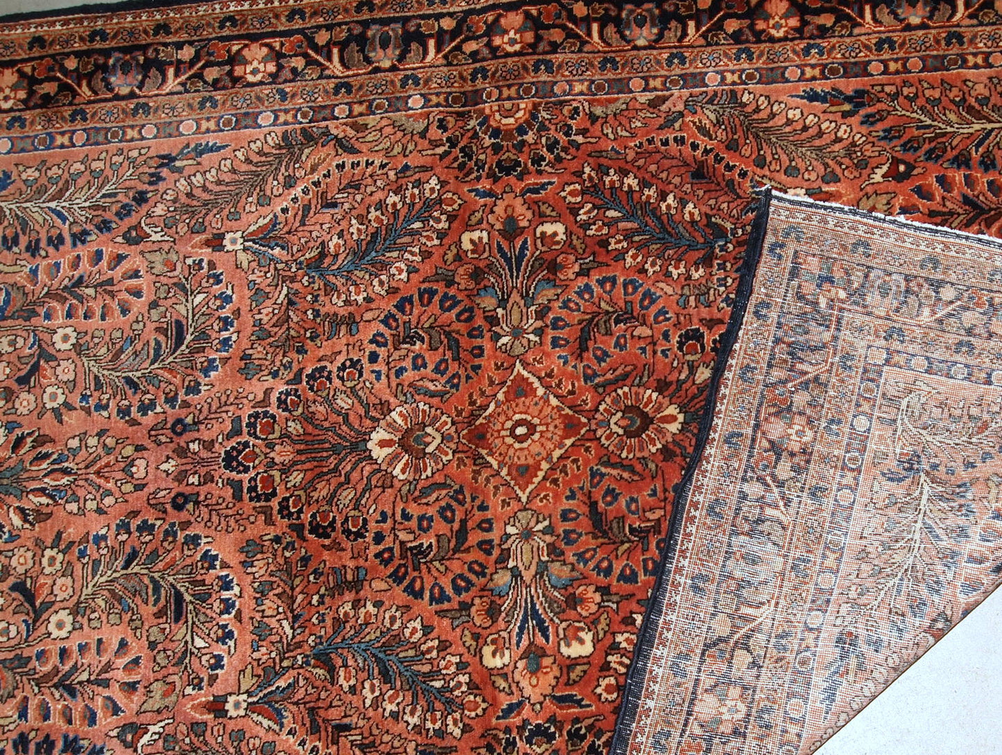 Handmade antique Persian Sarouk rug, 1920s
