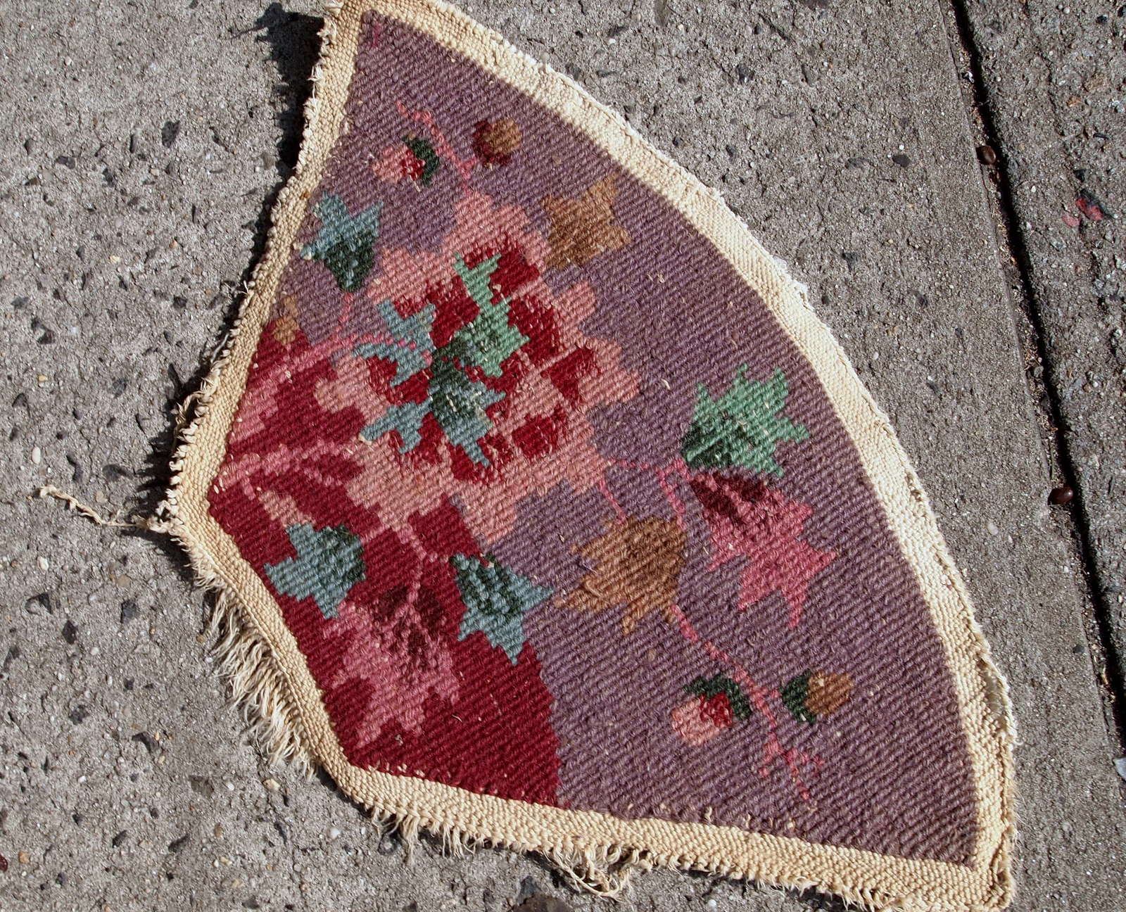 Handmade antique Art Deco Chinese rug 1920s