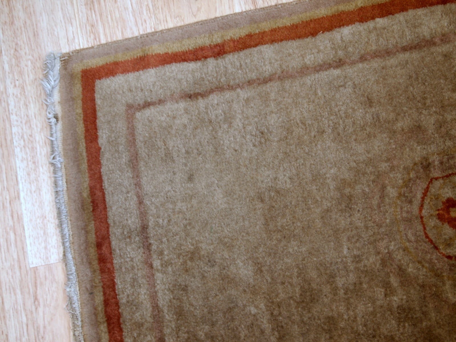 Handmade vintage Art Deco Chinese rug 1970s