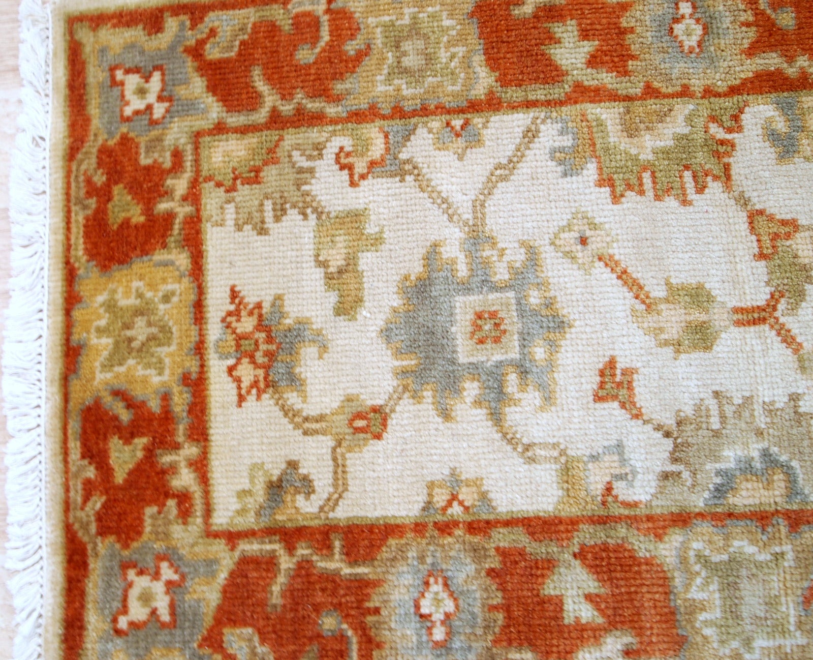 Handmade vintage Indo-Mahal rug 1980s