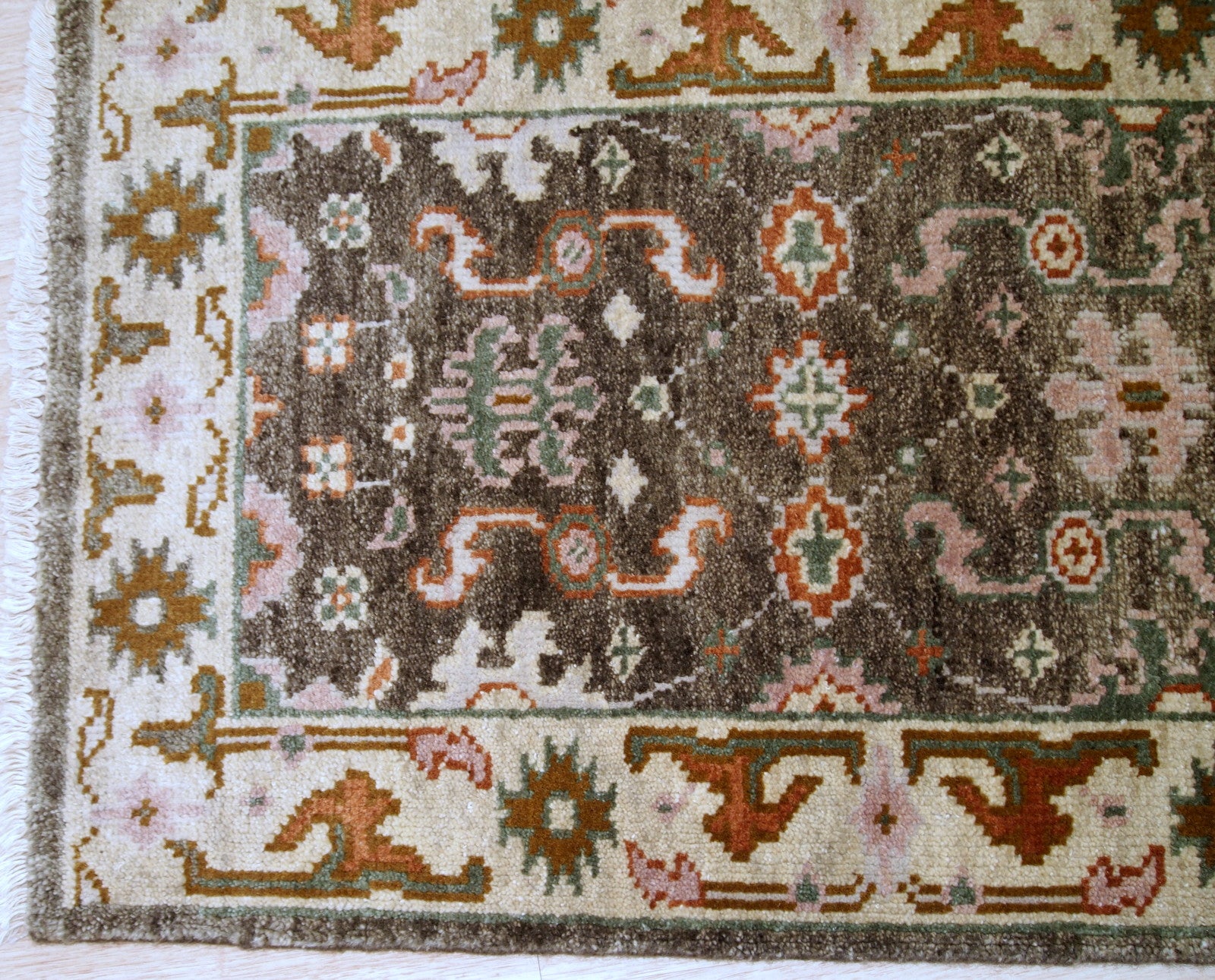 Handmade vintage Indo-Mahal rug 1980s