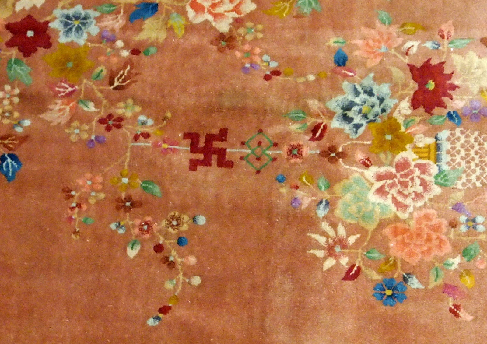 Handmade antique Art Deco Chinese rug 1920s