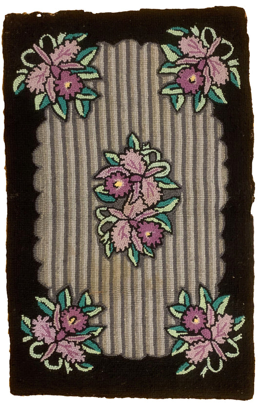 Handmade antique American Hooked rug 1910s