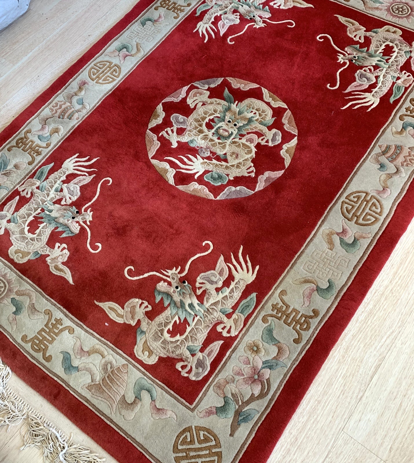 Handmade vintage Art Deco Chinese rug 1960s