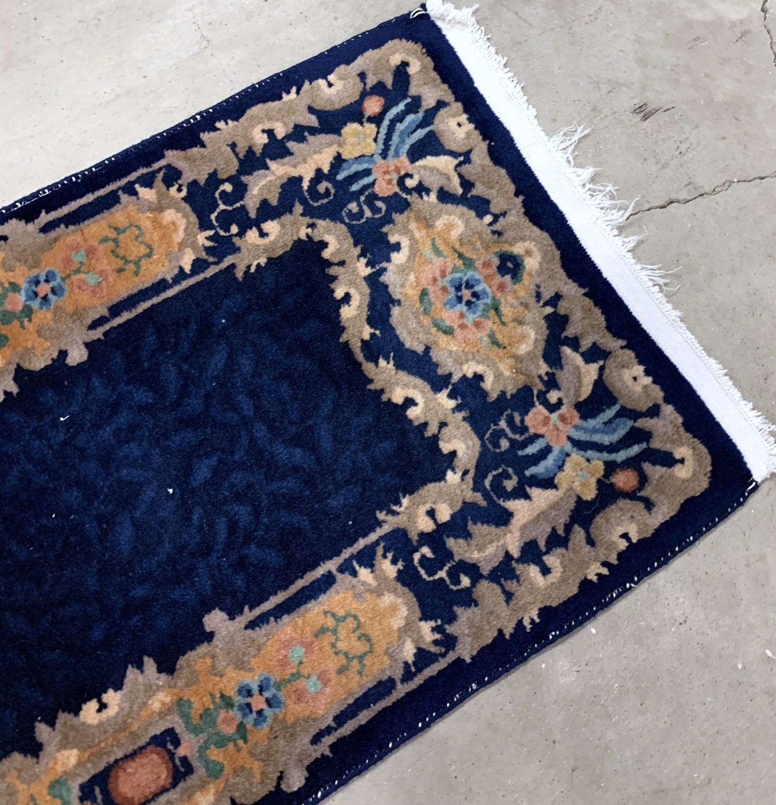 Handmade antique Art Deco Chinese rug in blue shade. The rug is from the beginning of 20th century in original good condition. 