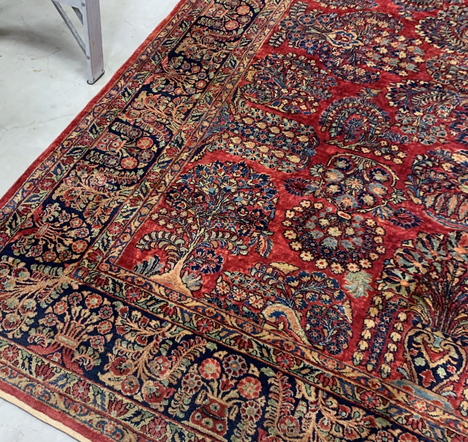 Handmade antique Persian Sarouk rug 1920s