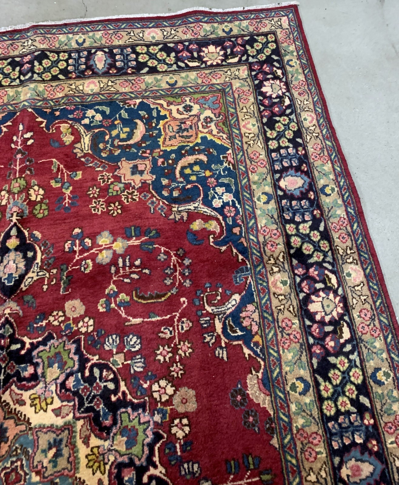 Handmade vintage Middle Eastern rug in traditional design. The rug is from the middle of 20th century in original good condition.