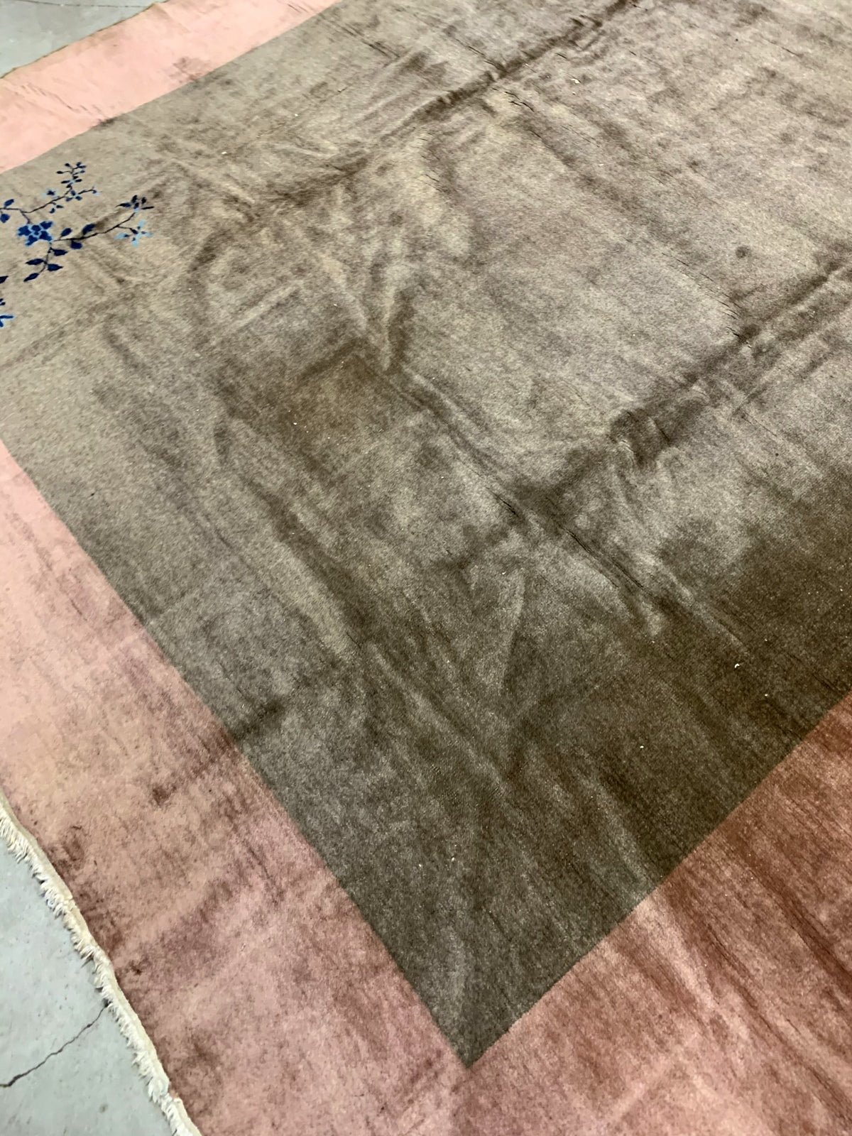 Handmade antique Art Deco Chinese rug 1920s