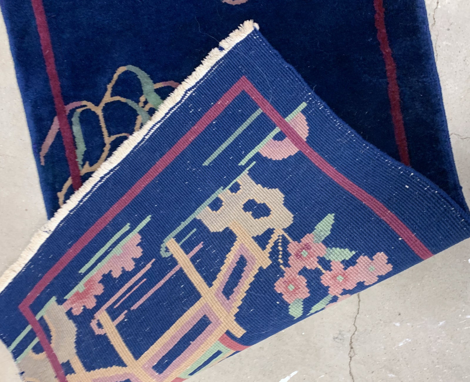 Handmade antique Art Deco Chinese rug 1920s