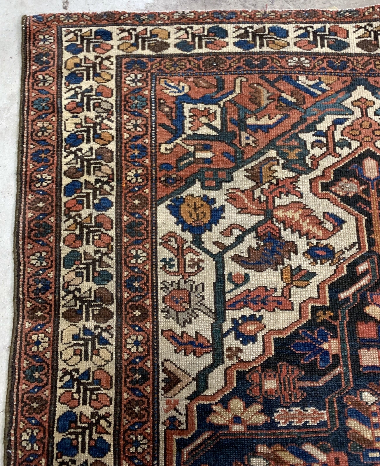 Handmade antique Persian Malayer rug 1920s