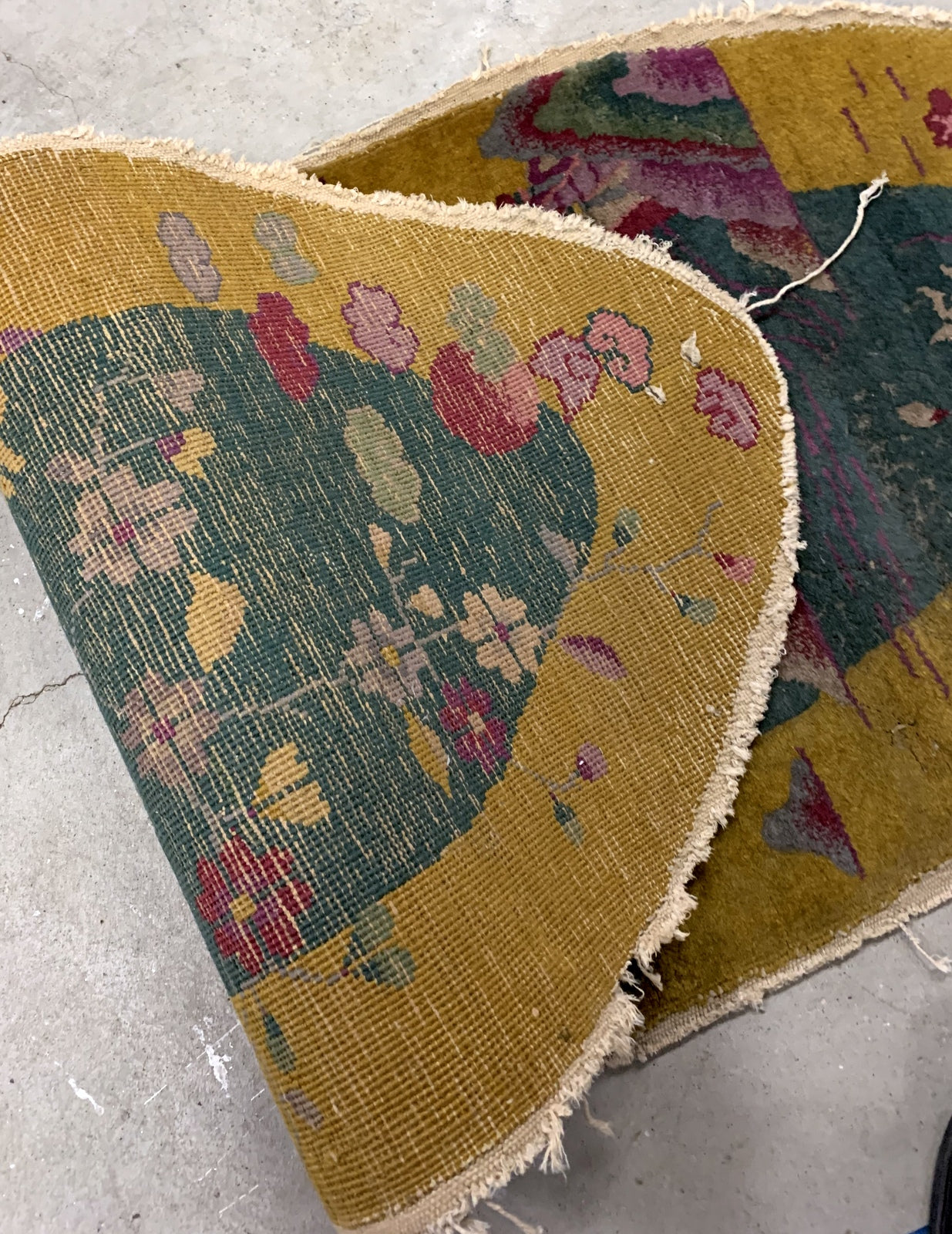 Handmade antique Art Deco Chinese rug 1920s