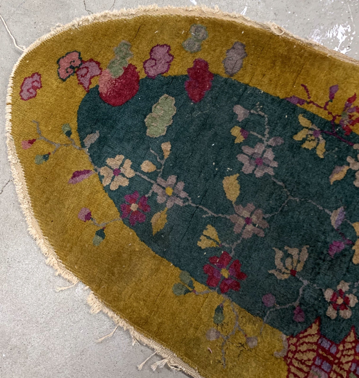 Handmade antique Art Deco Chinese rug 1920s
