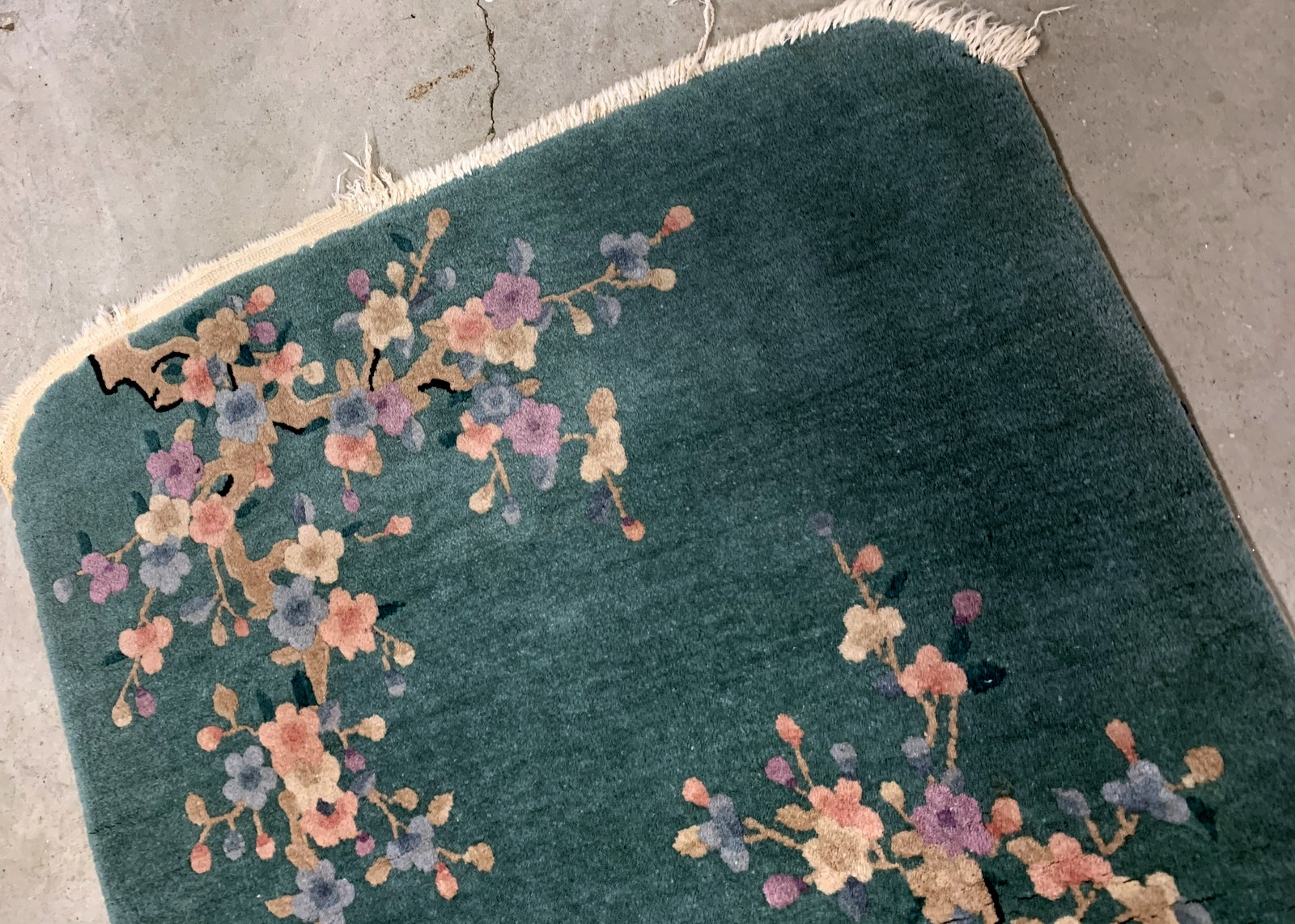 Handmade antique Art Deco Chinese rug 1920s