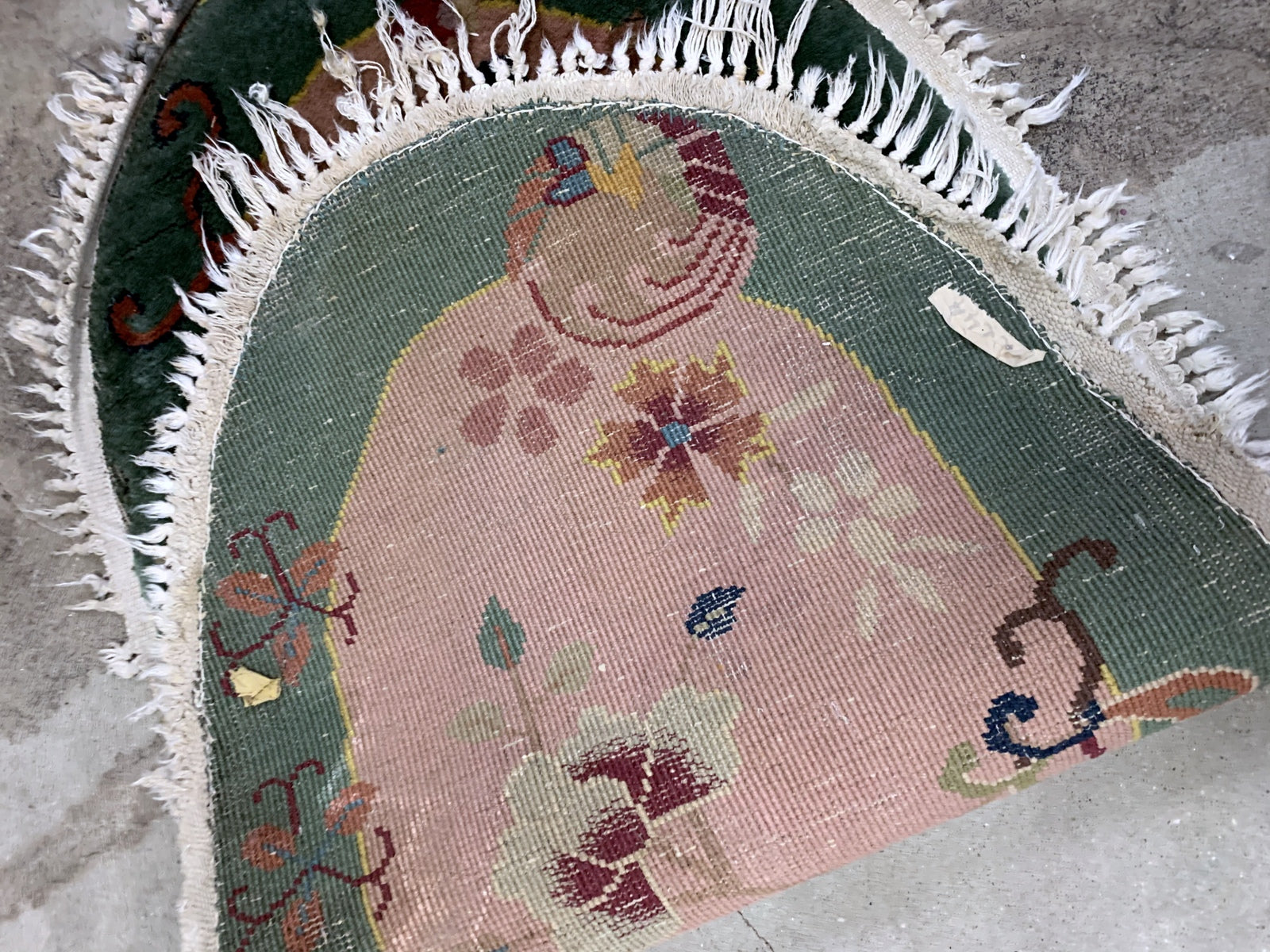Handmade antique Art Deco Chinese rug 1920s