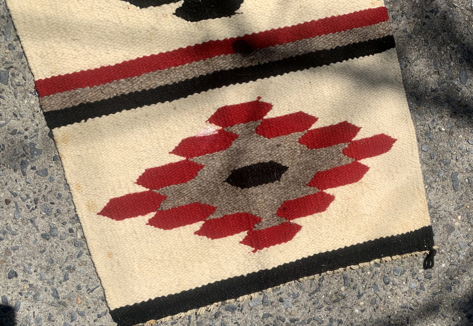 Handmade antique Native American Navajo rug 1900s