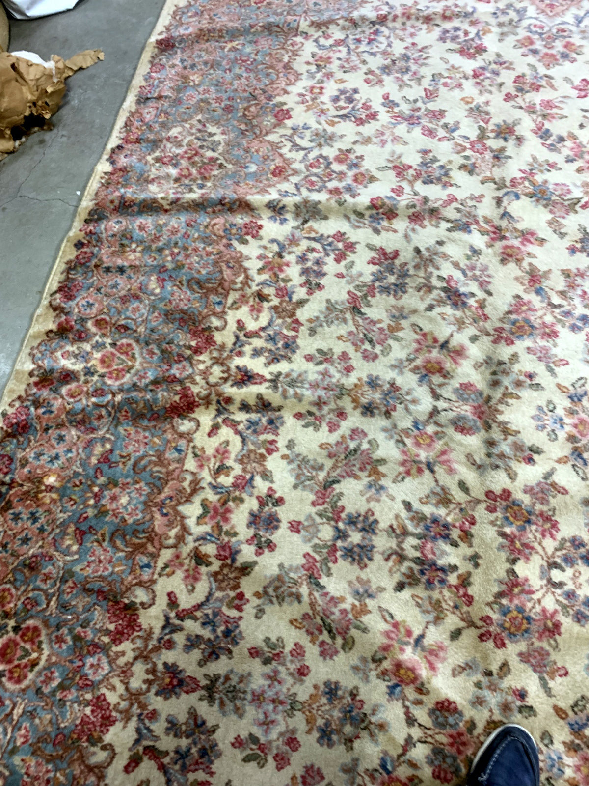 Vintage American Karastan rug made in beige wool. The rug has been made in USA with Persian Kerman design. This piece is from the middle of 20th century in original good condition.