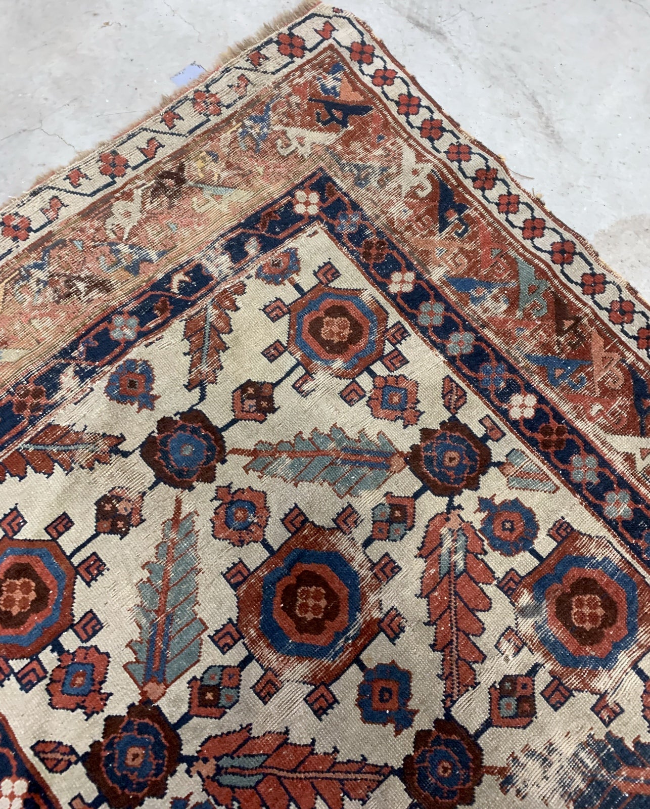 Handmade antique North-West Persian rug 1820s