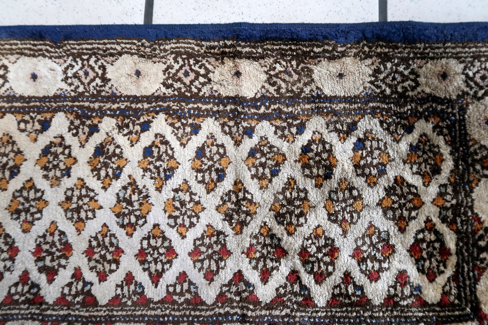 Vintage Turkish silk mat from Turkey with Sivas design. The rug is from the end of 20th century in original good condition. 