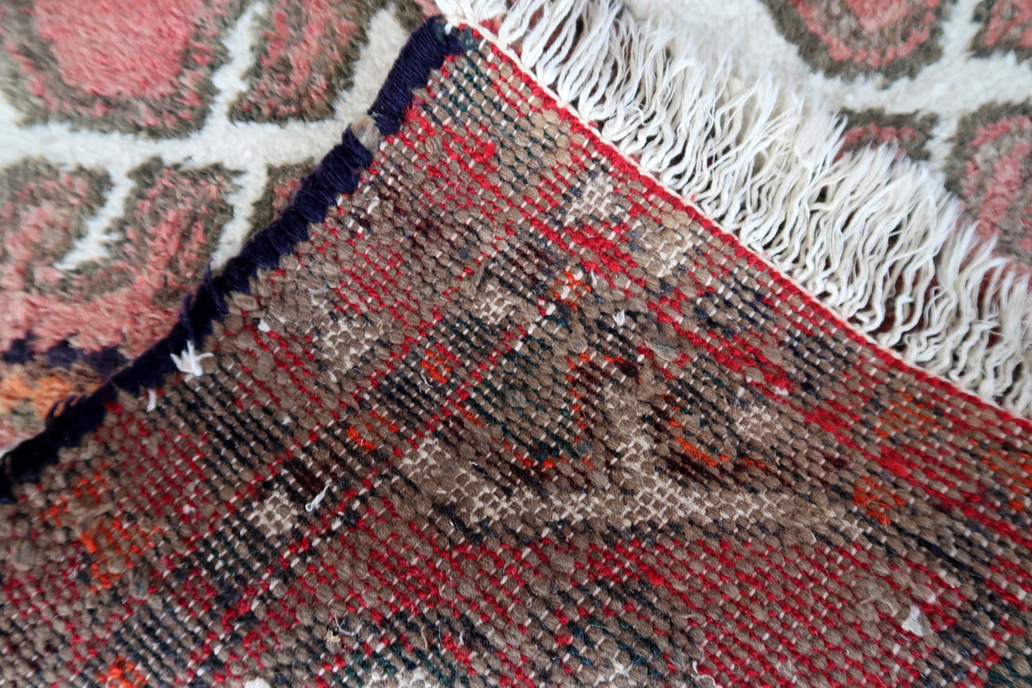 Handmade vintage Persian Hamadan rug with medallion design. The rug is in original good condition from the end of 20th century.