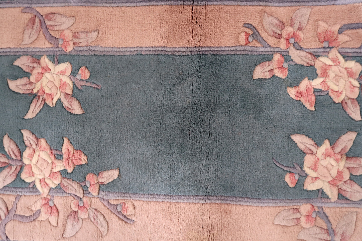 Handmade vintage Art Deco Chinese rug 1970s