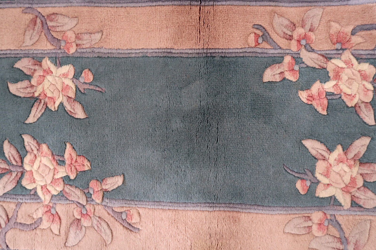 Handmade vintage Art Deco Chinese rug 1970s