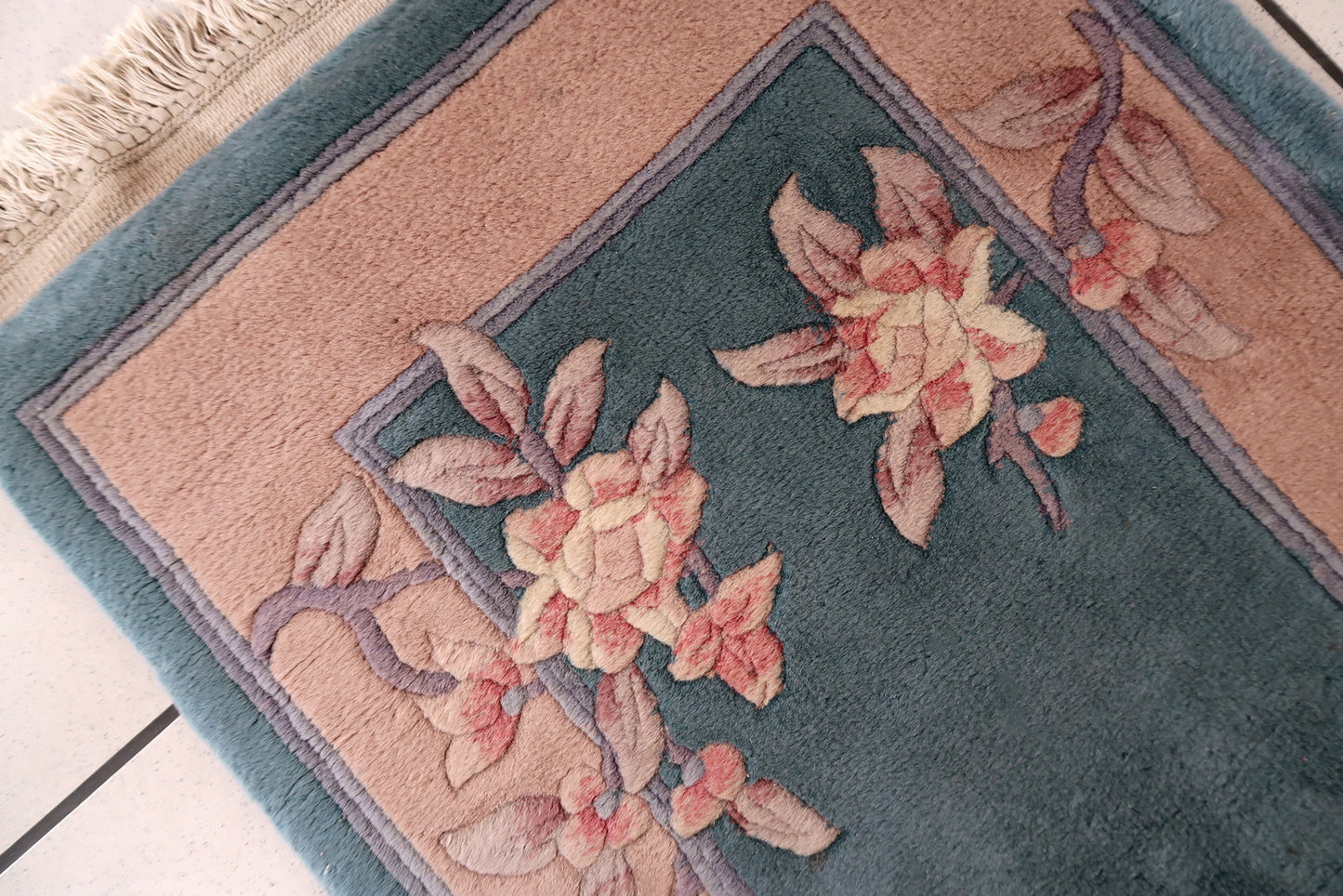 Handmade vintage Art Deco Chinese rug i, sea green color. The rug is from the end of 20th century in original good condition.