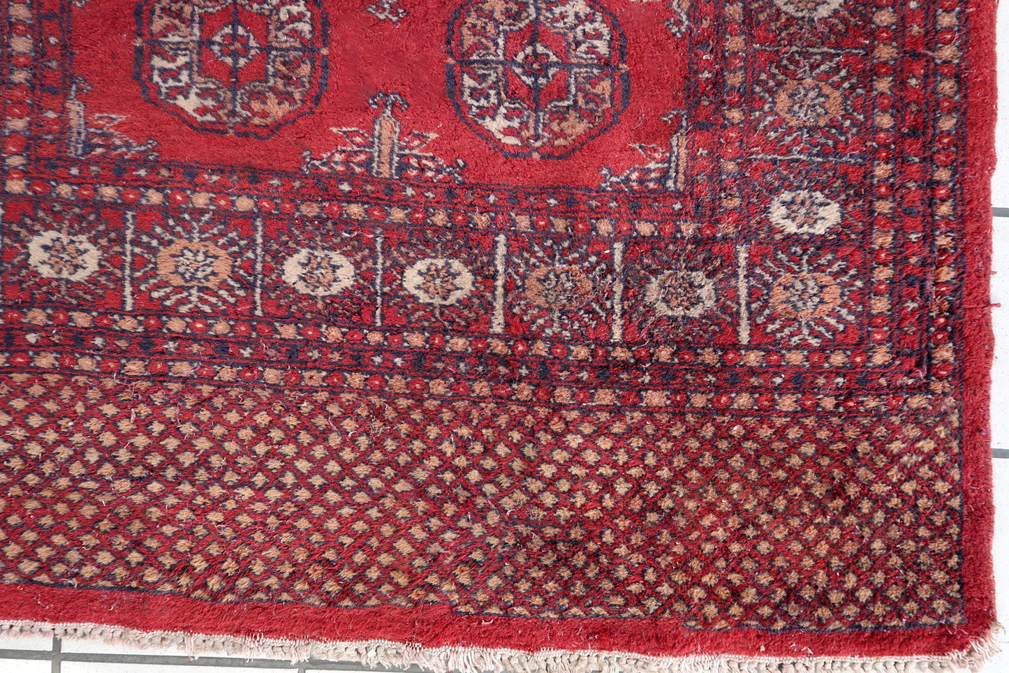 Handmade vintage Indian Seraband rug 1950s