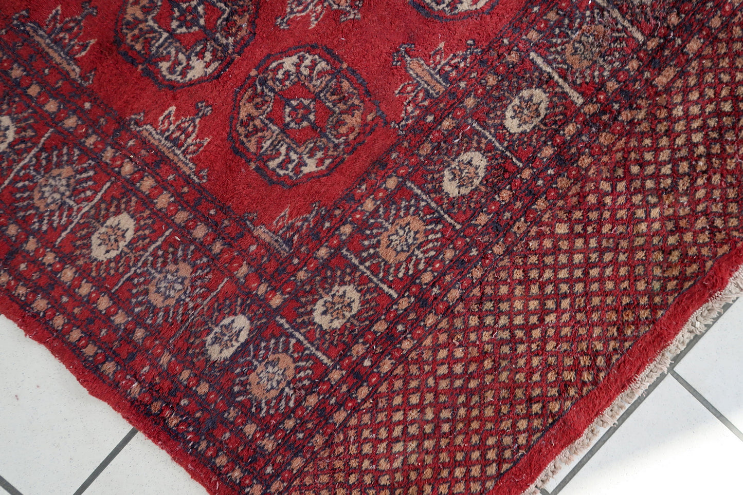 Handmade vintage Indian Seraband rug 1950s