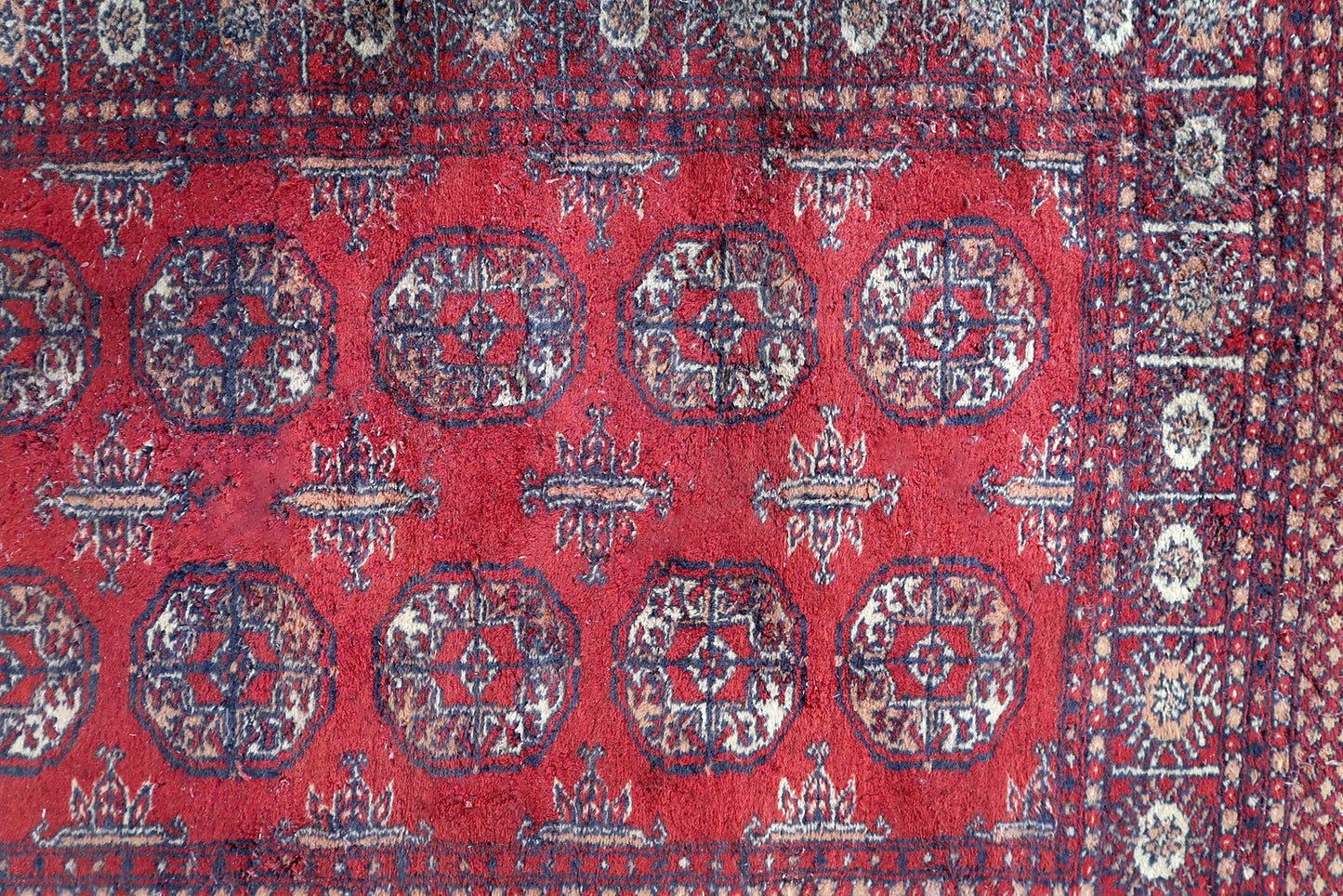 Handmade vintage Indian Seraband rug 1950s