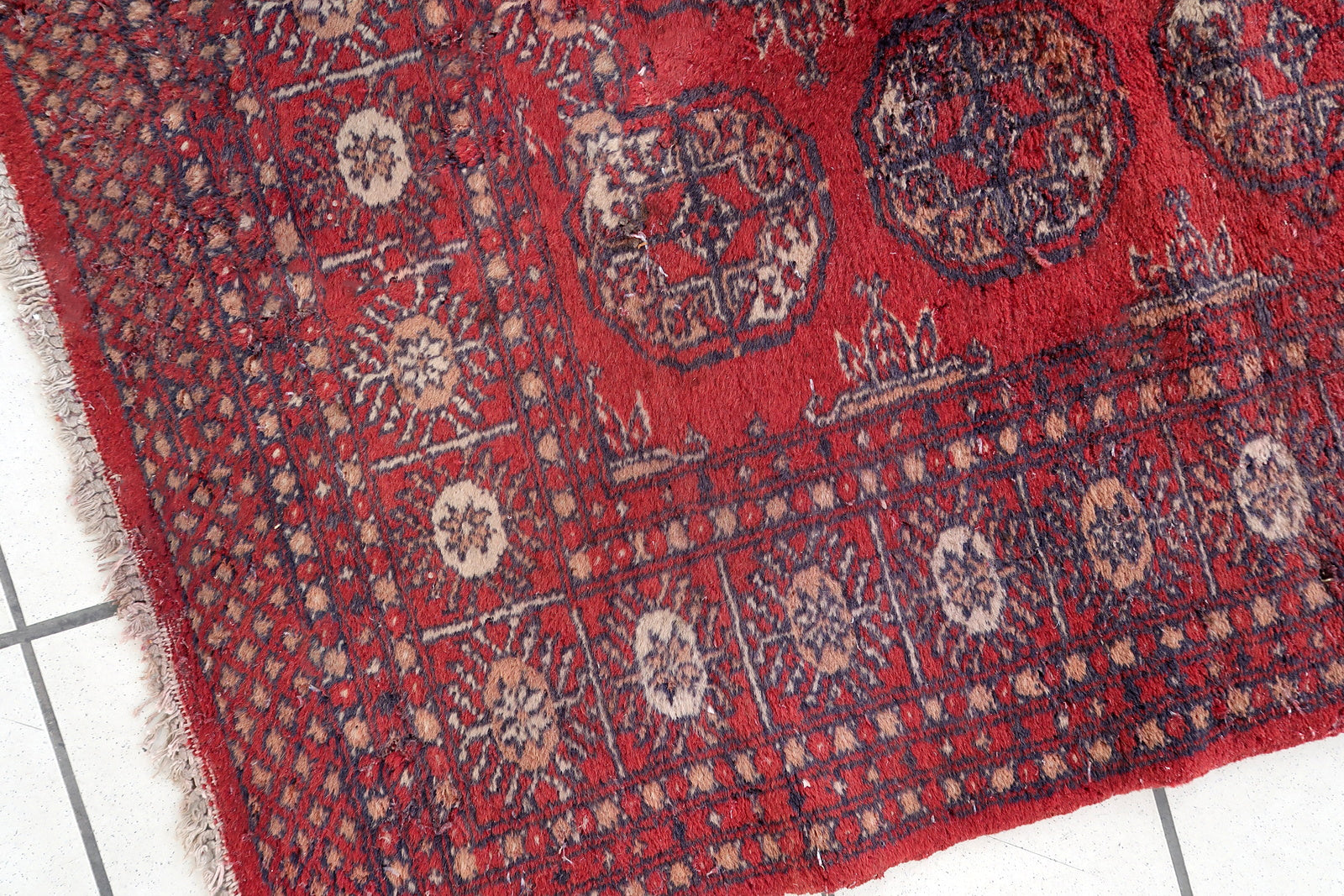 Handmade vintage Indian Seraband rug 1950s