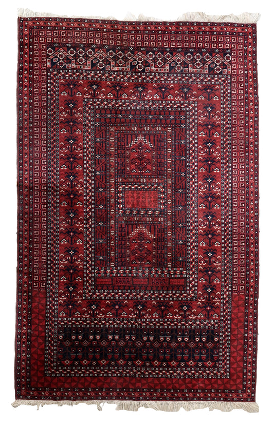 Handmade vintage Turkmen Hachli rug 1690s