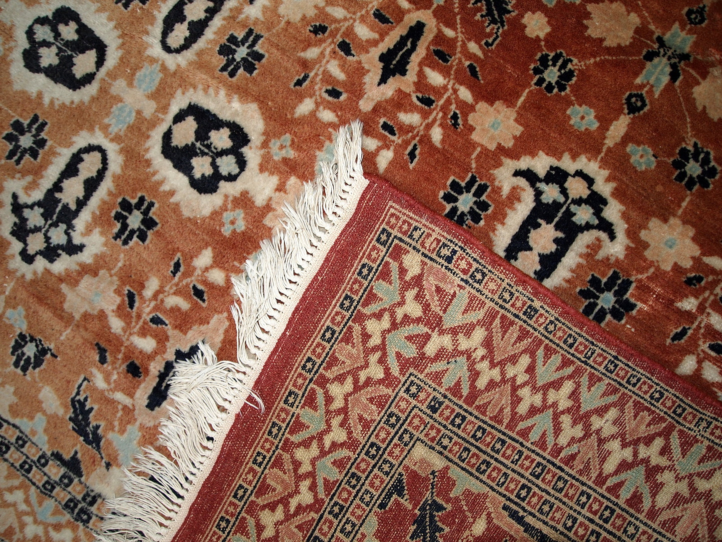 Handmade vintage Turkish rug 4.1' x 6.1' (126cm x 187cm) 1970s - 1C241