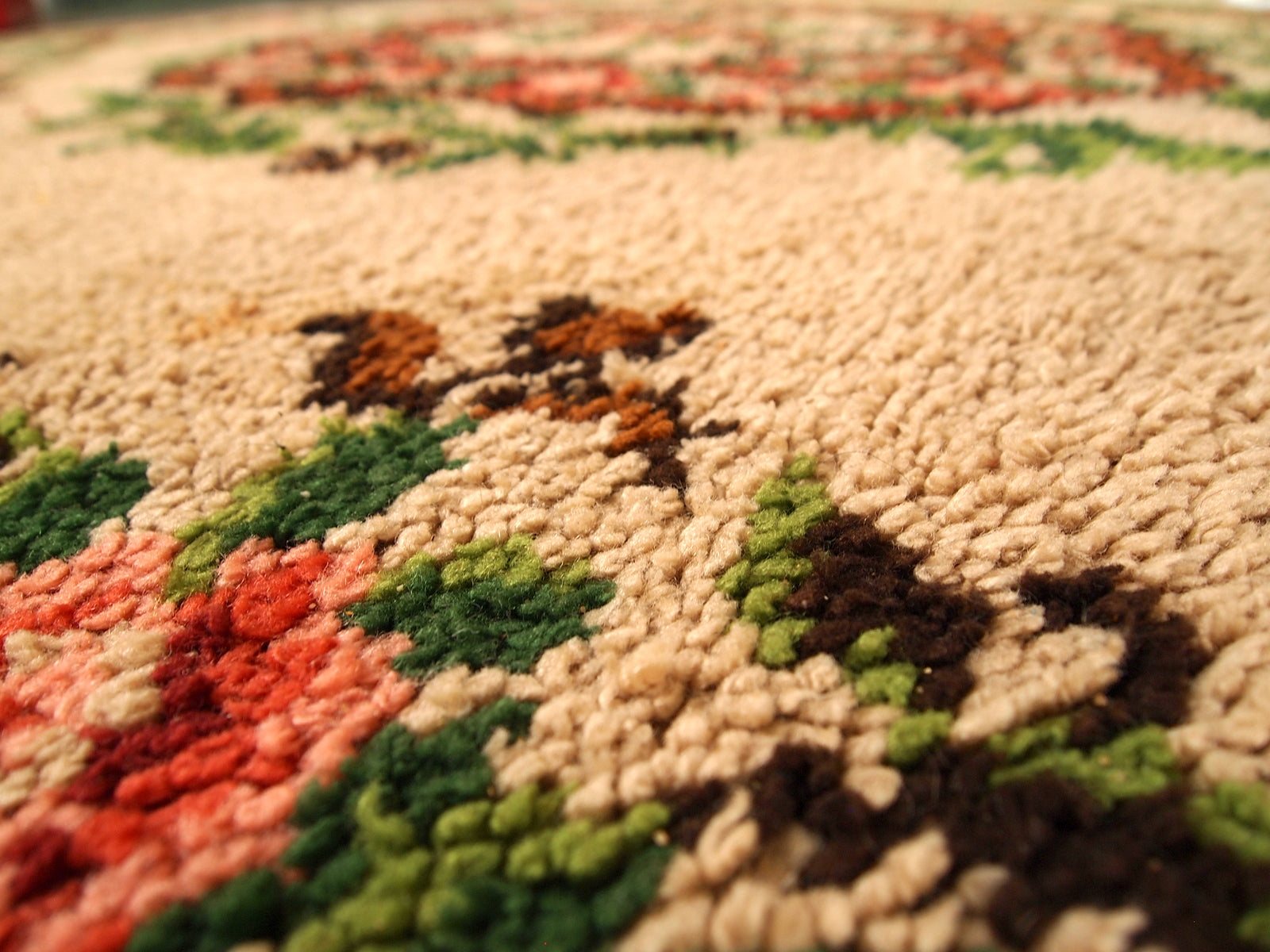  Woolen Craftsmanship in a Savonnerie Rug
