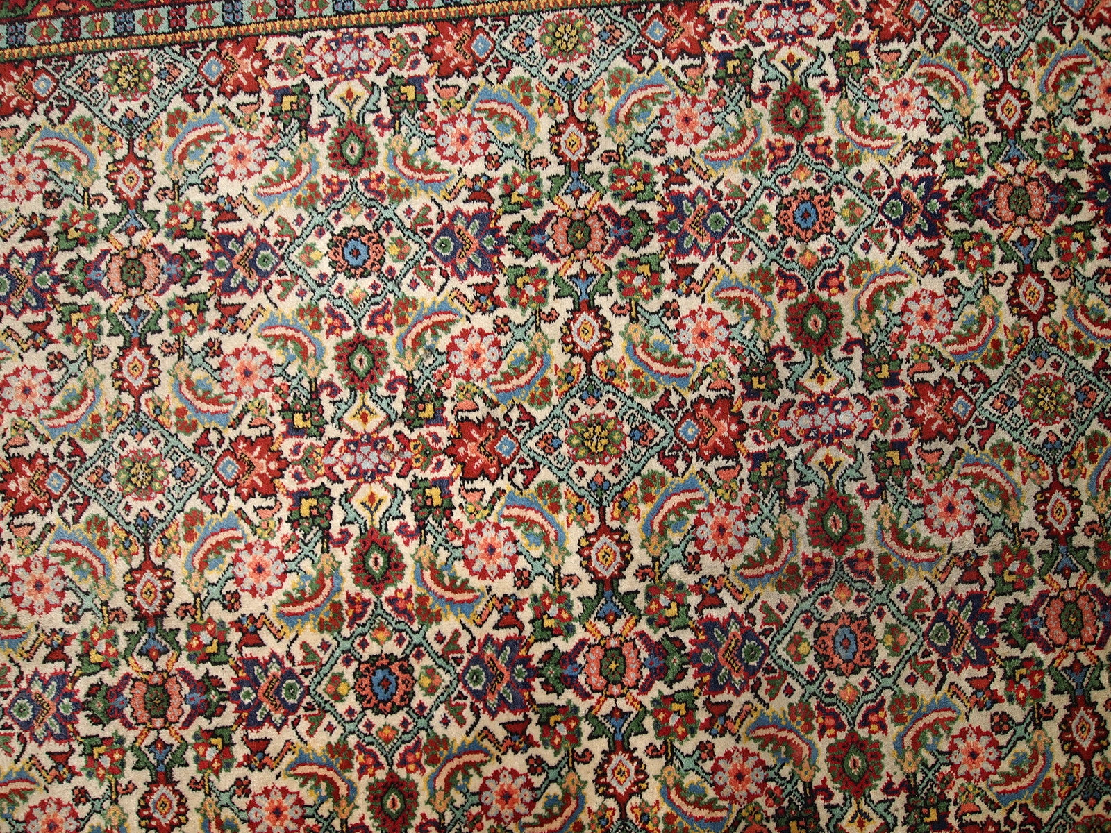 Indian Mahal rug with delicate floral motif