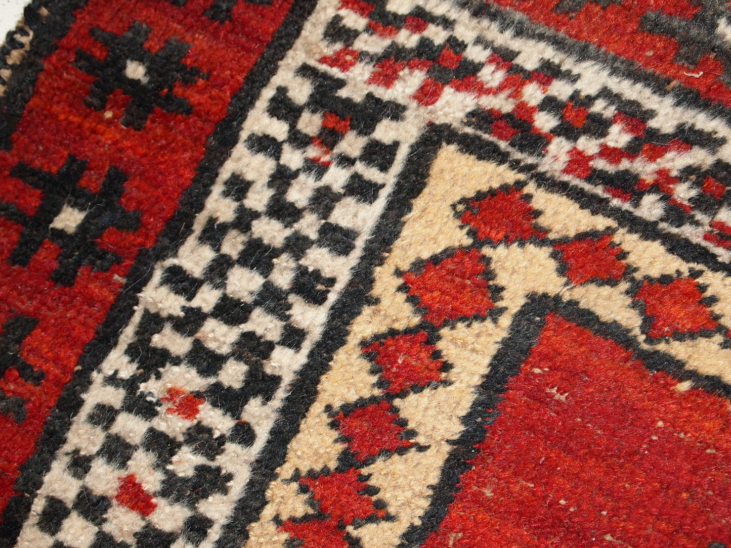 Hand made antique Uzbek Gulyam rug 3.4' x 5.5' (104cm x 170cm) 1920s - 1C278