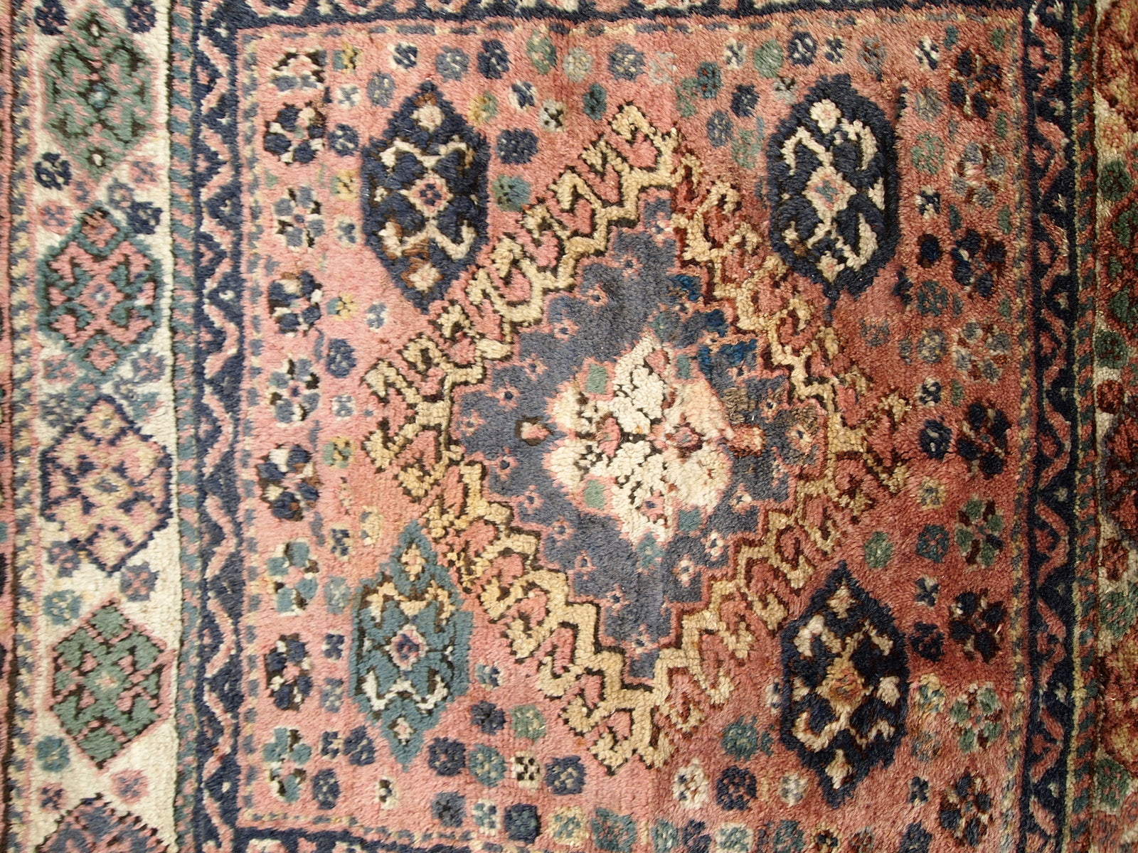 Handmade antique Persian Kurdish bag face 2.6' x 3.1' (79m x 95cm) 1930s - 1C287 - One Royal Art