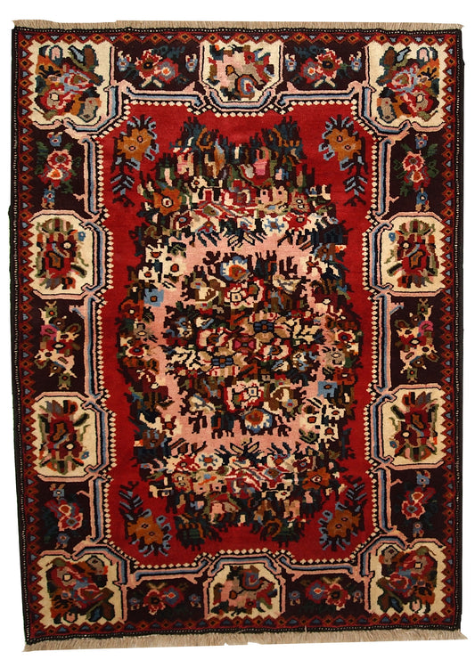 Handmade vintage Persian Bakhtiari rug 3.7' x 4.9' (114cm x 152cm) 1970s - 1C315 - One Royal Art