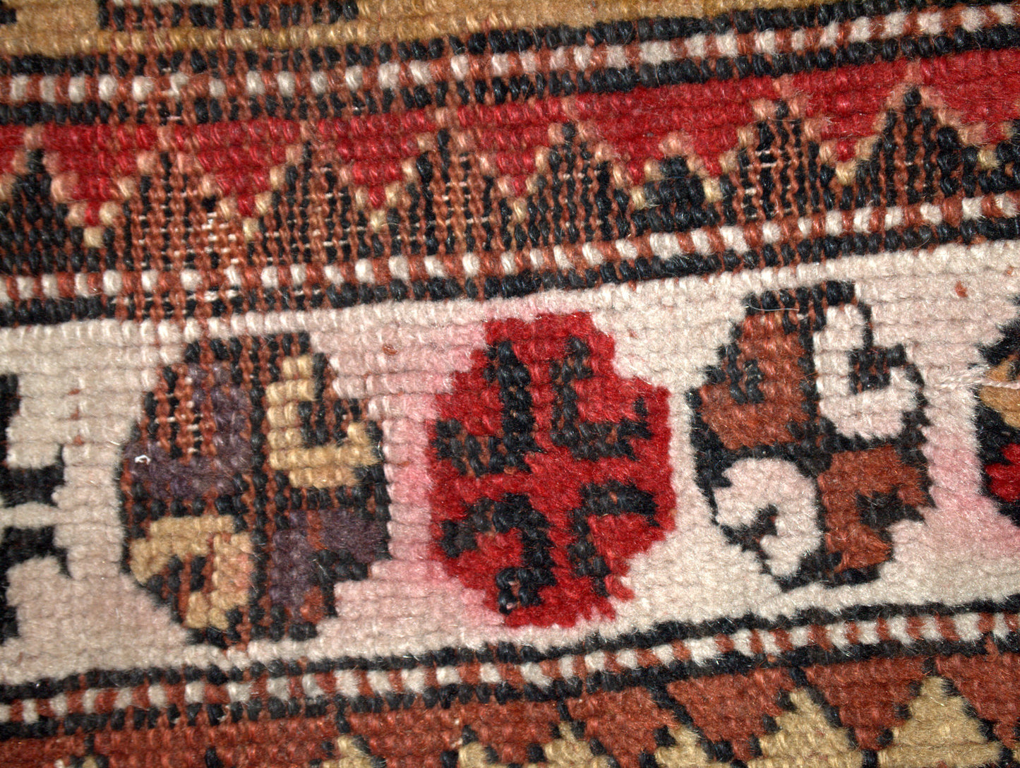 Handmade antique prayer Turkish Melas rug 4' x 6.3' (123cm x 192cm) 1920s - 1C316